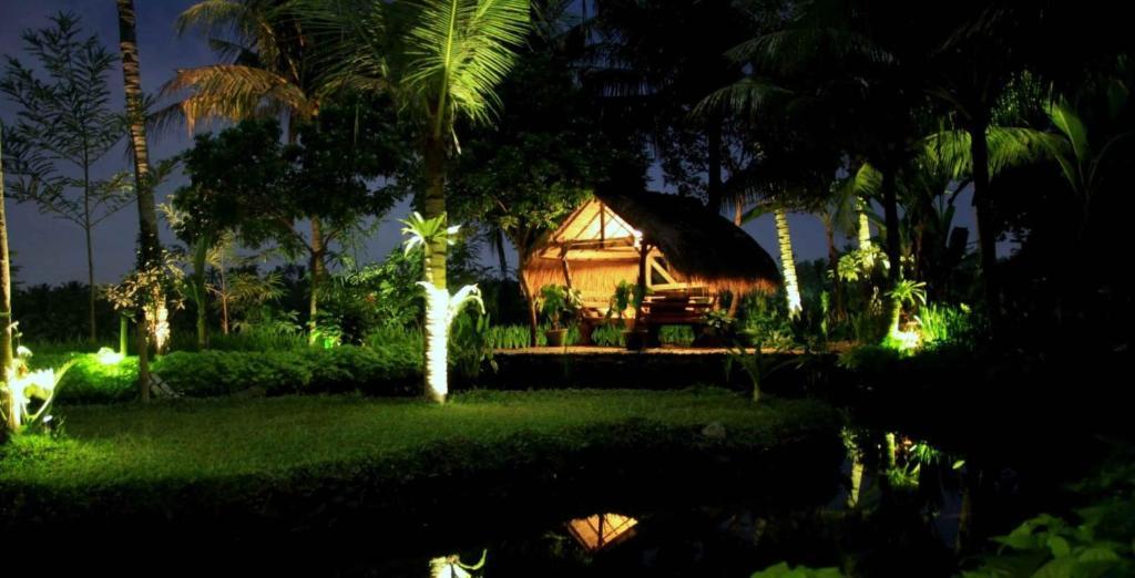 Omah Apik Hotel Ubud Exterior foto